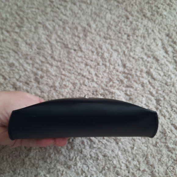 Ray-Ban black snap closure glasses/sunglasses case - Picture 6 of 8